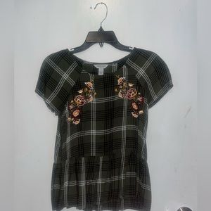 size XS short sleeve green and white top with floral embroidery worn once